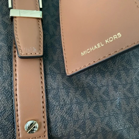 MICHAEL Kors Bedford Extra Large Travel Weekender. NWOT - Picture 9 of 17